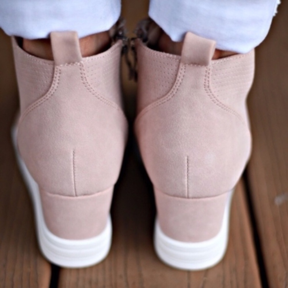 πHPπ NIB Blush Pink Sneaker Wedges π - Picture 6 of 8